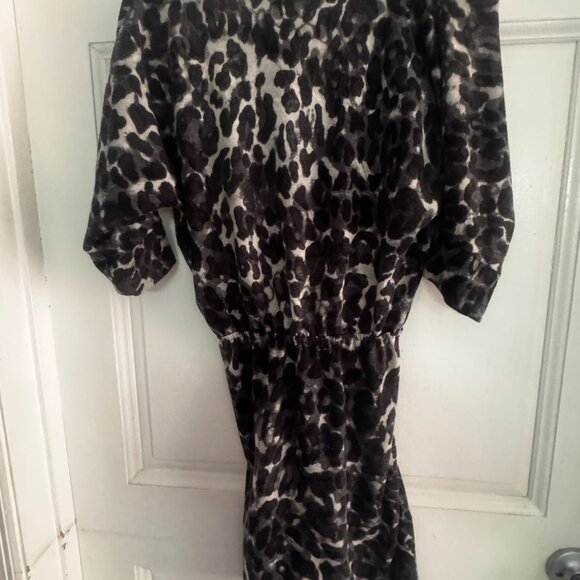 Bar III Black Grey Lepard Print Shirt Womens Size S - Picture 3 of 4